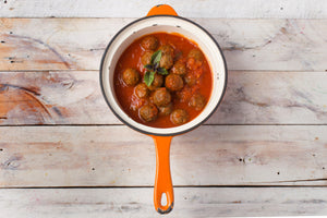 ALMÔNDEGAS NO VINHO E TOMATES