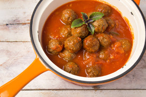 ALMÔNDEGAS NO VINHO E TOMATES